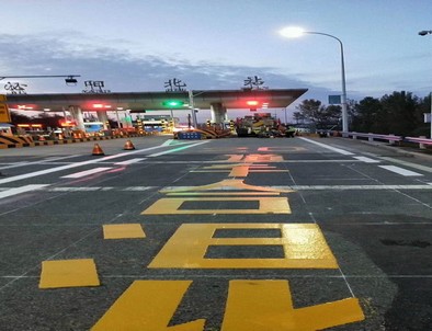银川银川高速道路划线施工